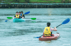 靠的水吧台还能为业从供给随时随地的refreshmen